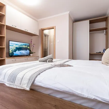 Modern & Elegant Center Apartamento