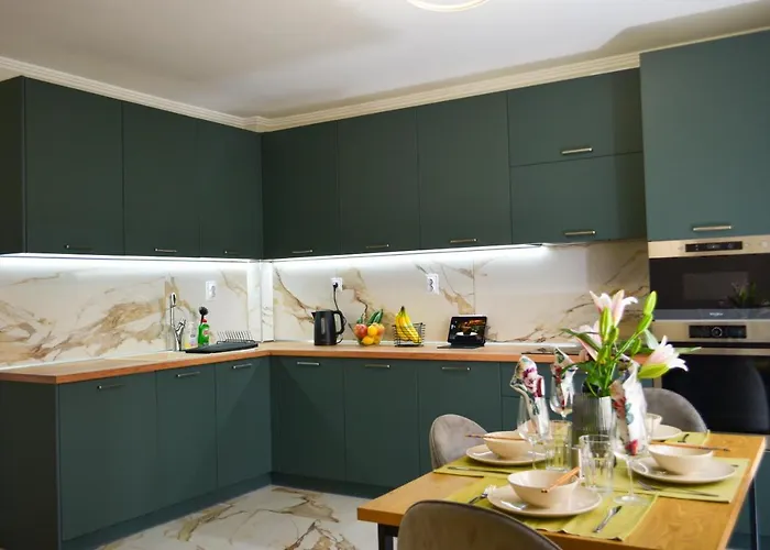 Modern & Elegant Center Lejlighed *