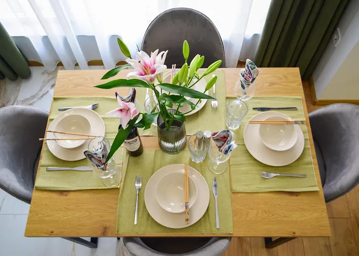 Lejlighed Modern & Elegant Center