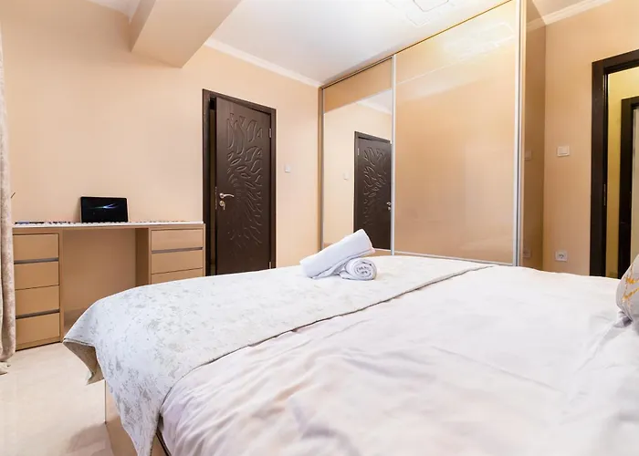 Modern & Elegant Center