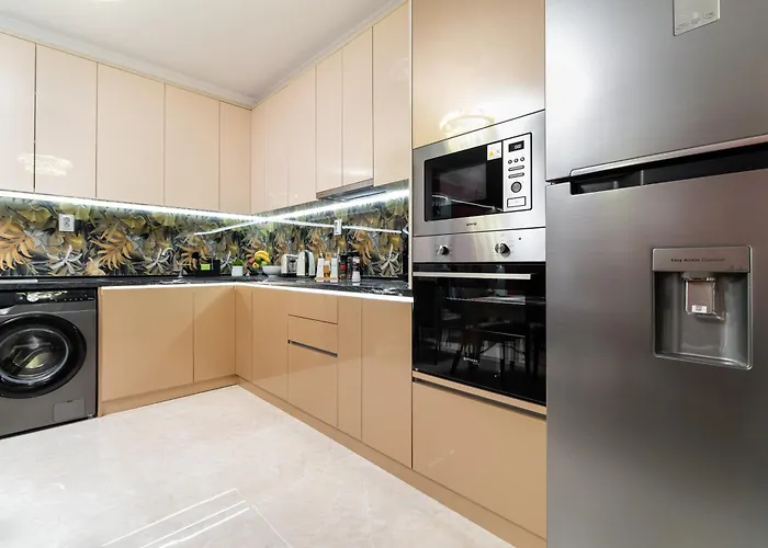 Lejlighed Modern & Elegant Center