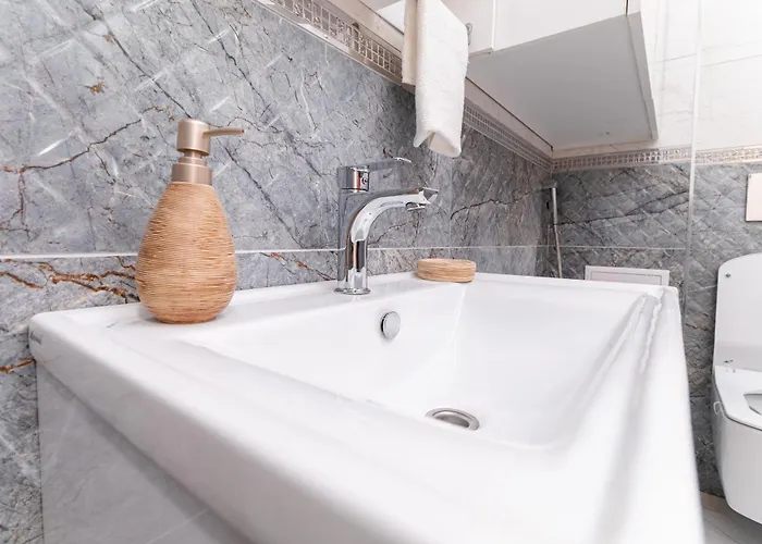 Modern & Elegant Center Lejlighed