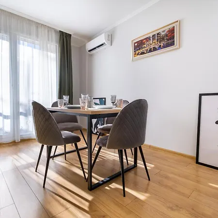 Modern & Elegant Center *