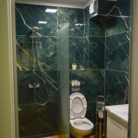 Modern & Elegant Center