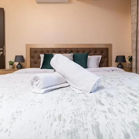 Modern & Elegant Center بلوفديف