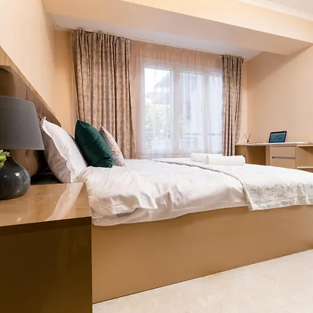 Modern & Elegant Center *