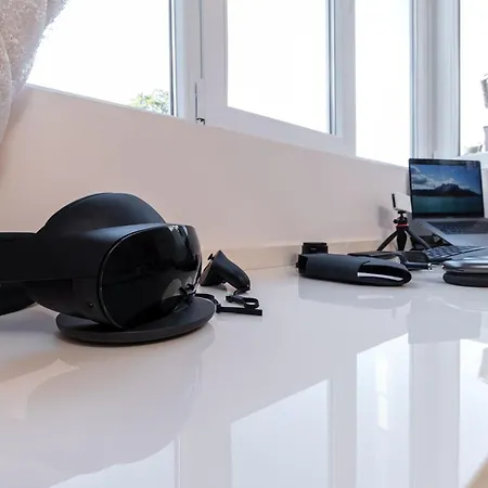 Modern & Elegant Center *