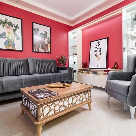 Modern & Elegant Center Apartment *
