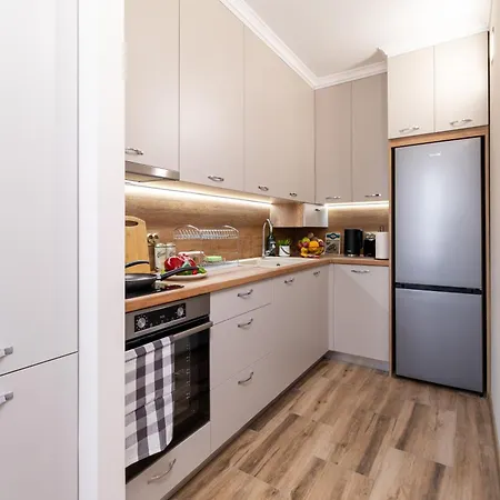 Modern & Elegant Center *