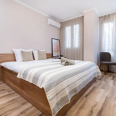 Modern & Elegant Center Φιλιππούπολη