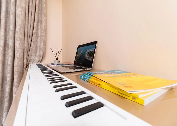 Modern & Elegant Center Φιλιππούπολη