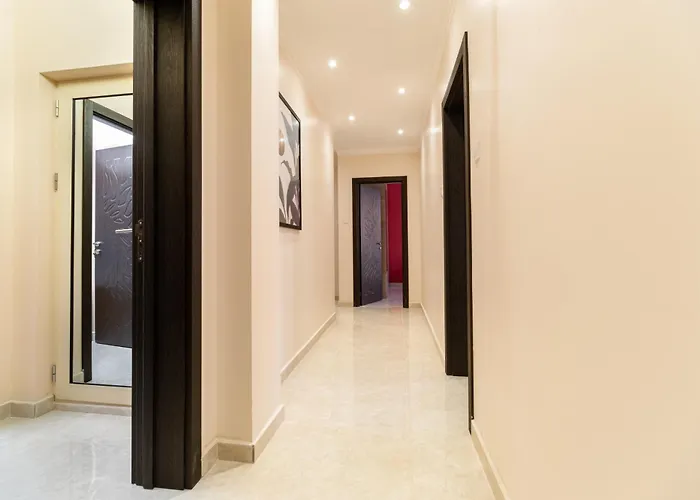 Διαμέρισμα Modern & Elegant Center *