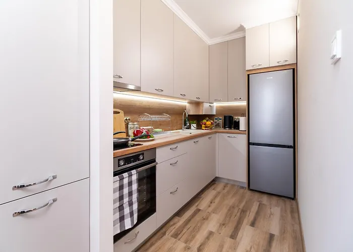 Modern & Elegant Center *