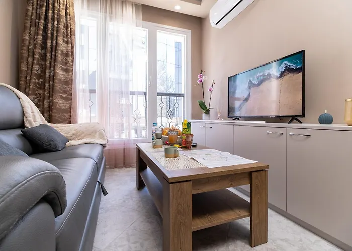 Διαμέρισμα Modern & Elegant Center