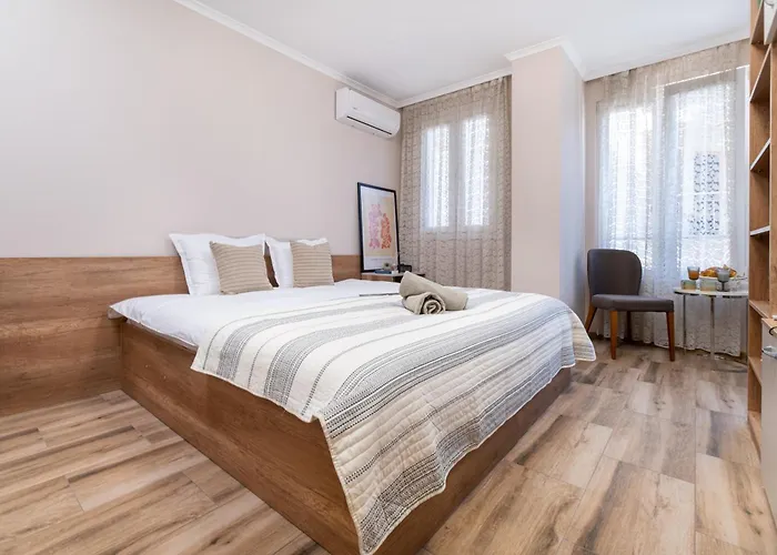 Modern & Elegant Center Φιλιππούπολη